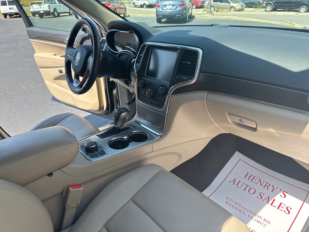 2017 Jeep Grand Cherokee Image 19