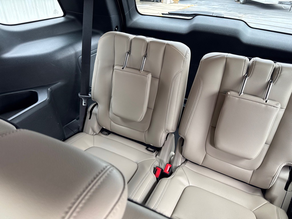 2018 Ford Explorer Image 15