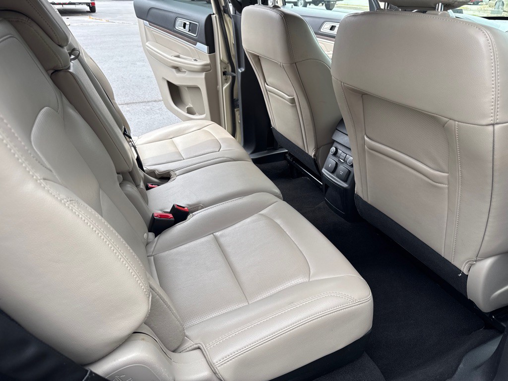 2018 Ford Explorer Image 17