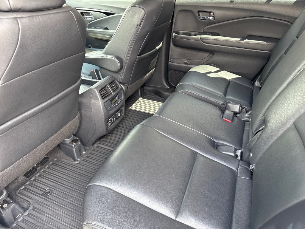 2018 Honda Pilot Image 16