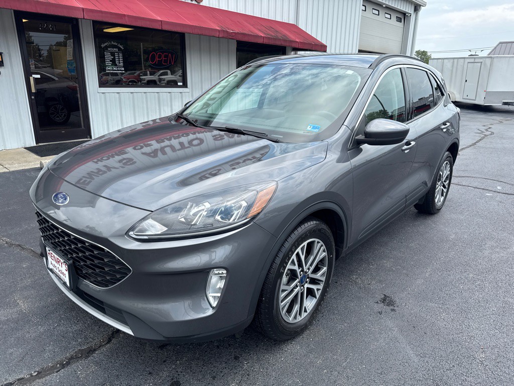 2021 Ford Escape Image 2