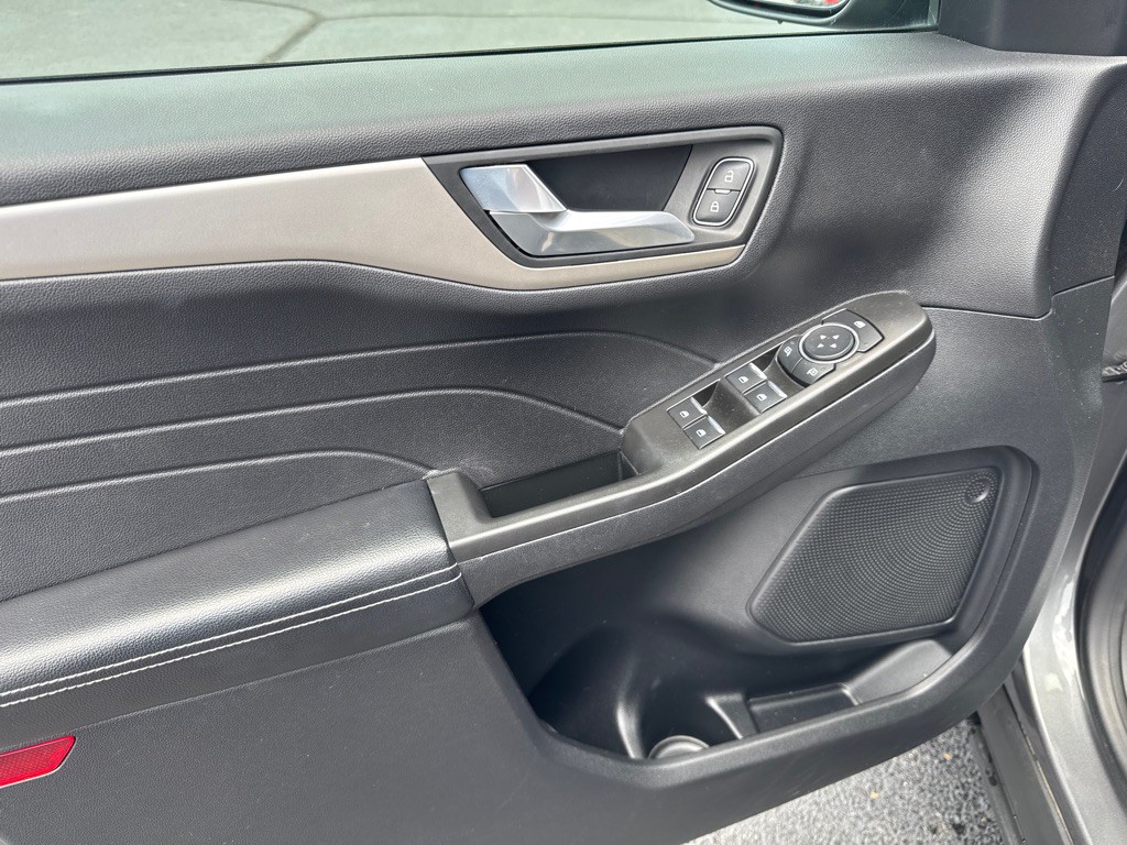 2021 Ford Escape Image 9