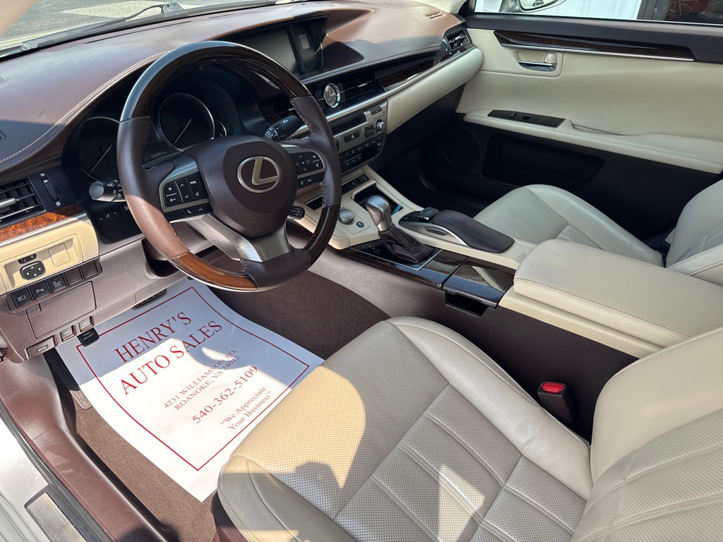 2016 Lexus ES 350 Image 8
