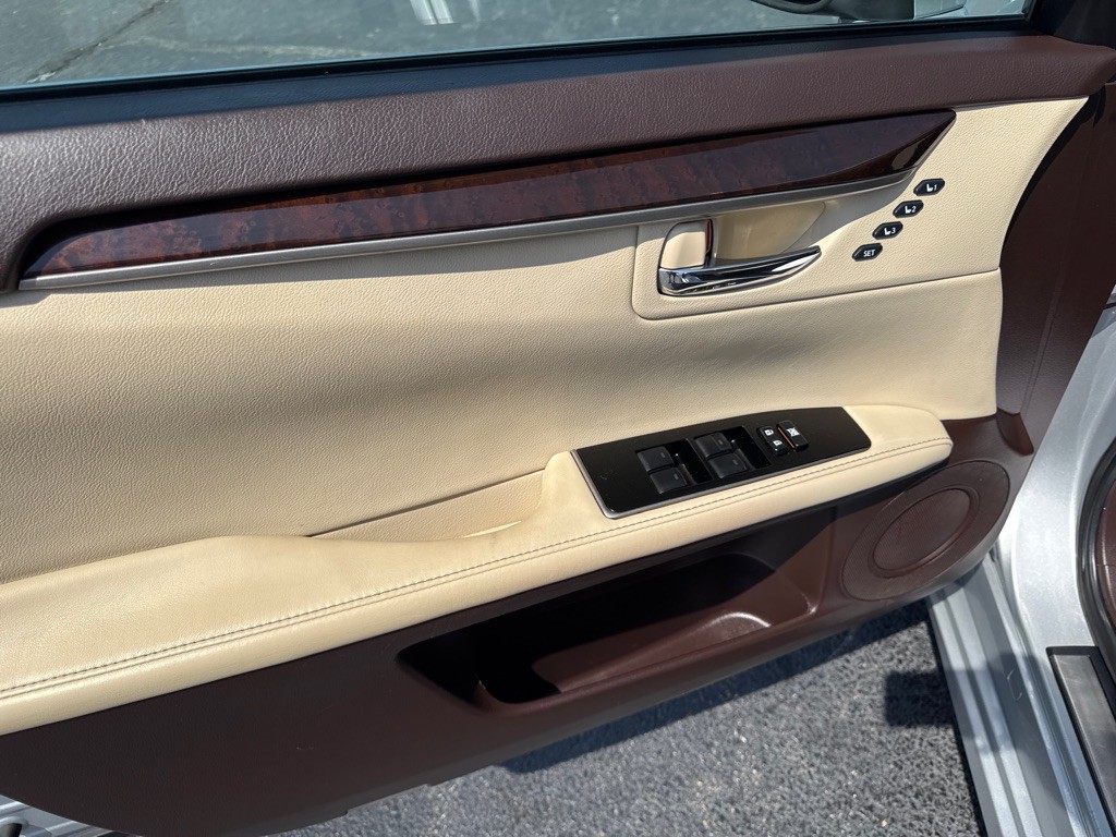 2016 Lexus ES 350 Image 9