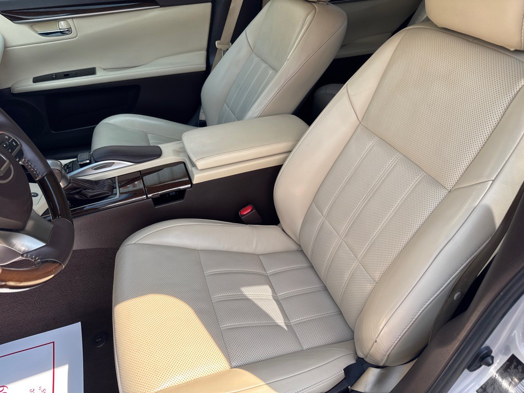 2016 Lexus ES 350 Image 10
