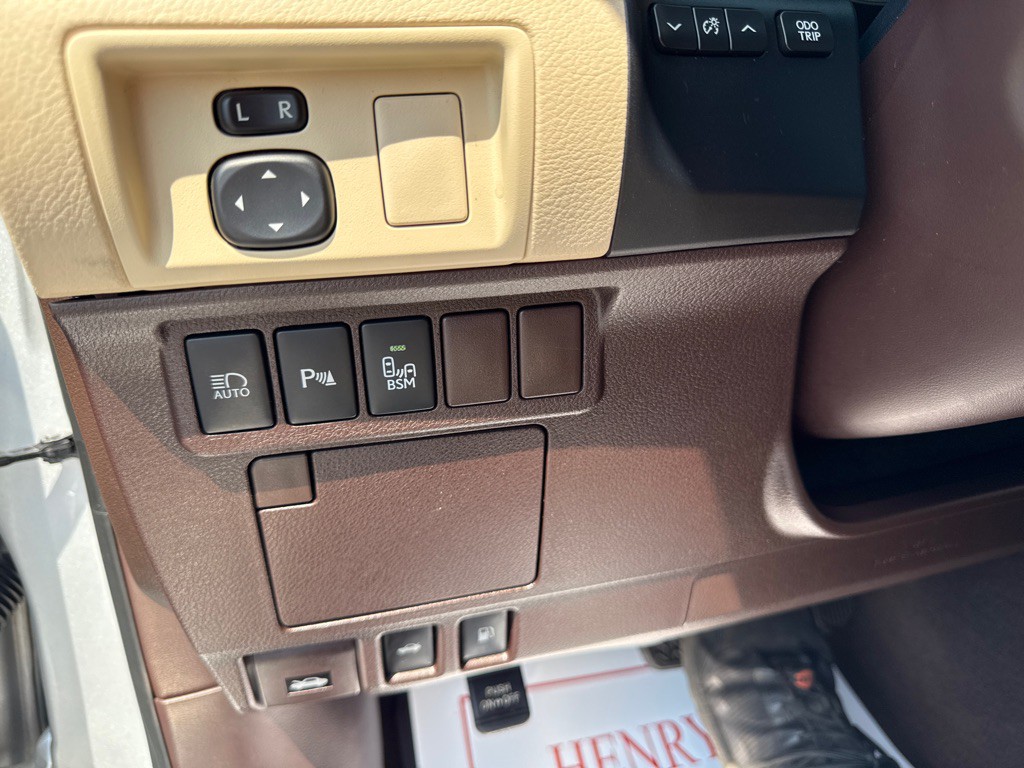 2016 Lexus ES 350 Image 12