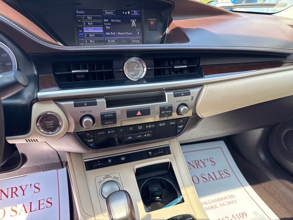 2016 Lexus ES 350 Image 13