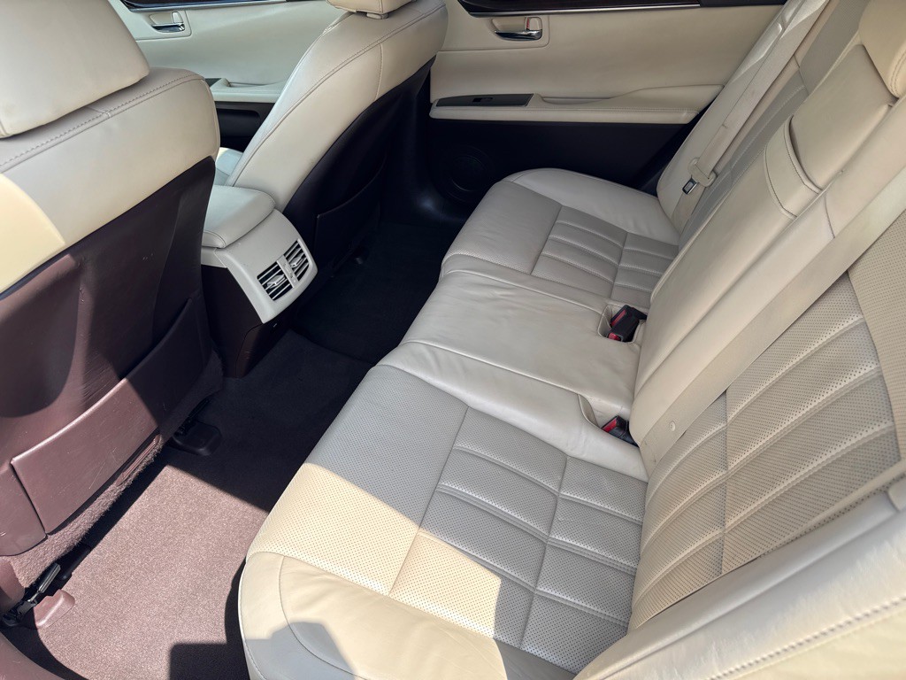 2016 Lexus ES 350 Image 15