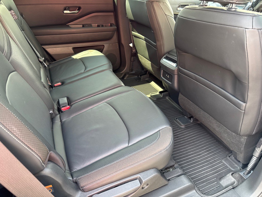 2024 Nissan Pathfinder Image 16
