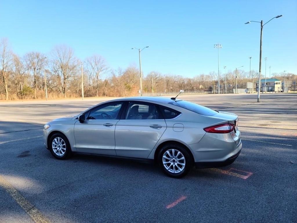 2015 Ford Fusion Image 3