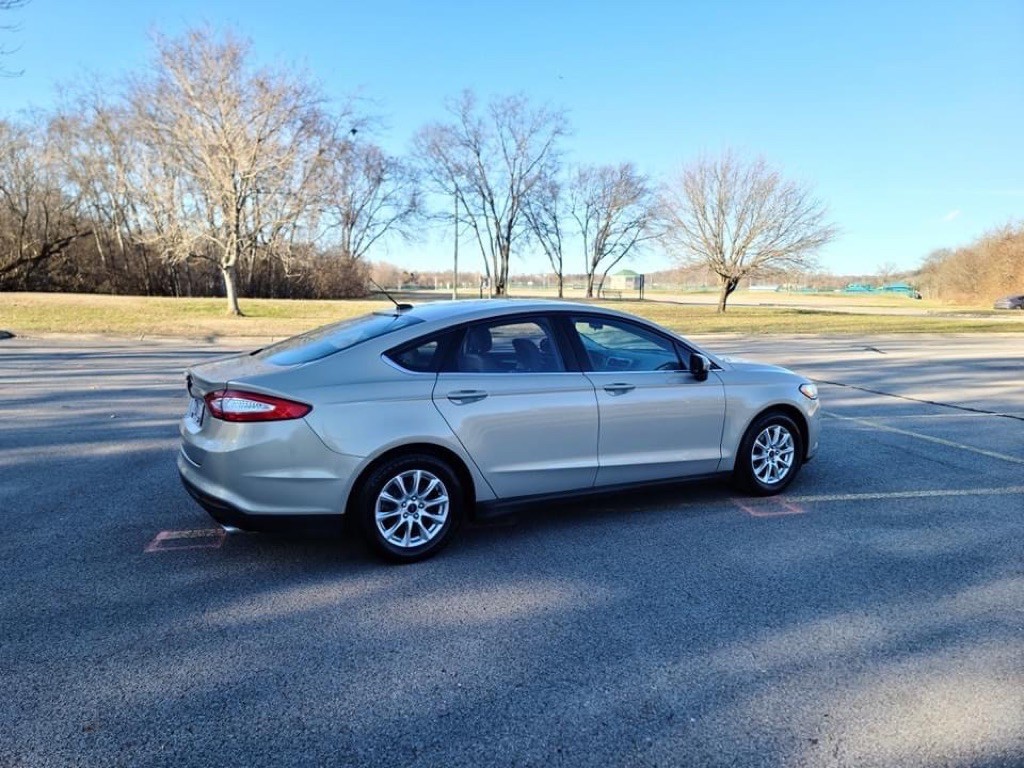 2015 Ford Fusion Image 4