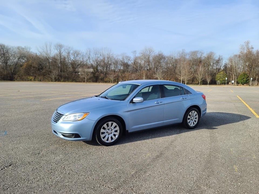 2014 Chrysler 200 Image 1