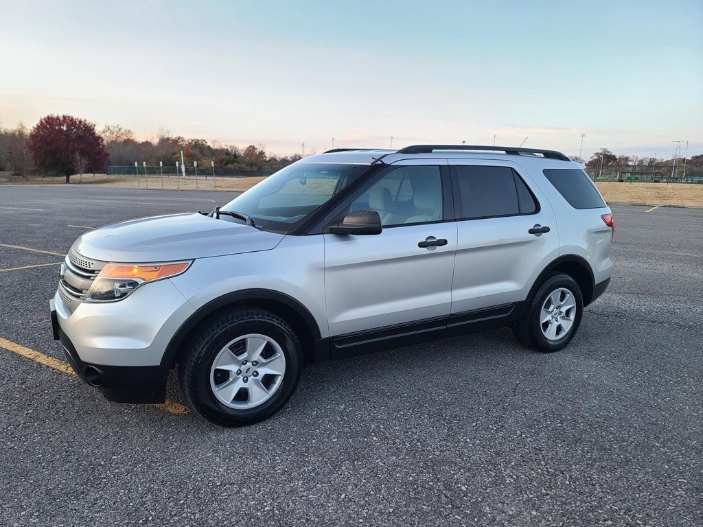 2012 Ford Explorer Image 1
