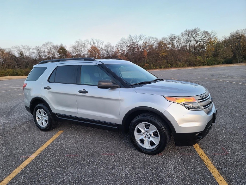 2012 Ford Explorer Image 2