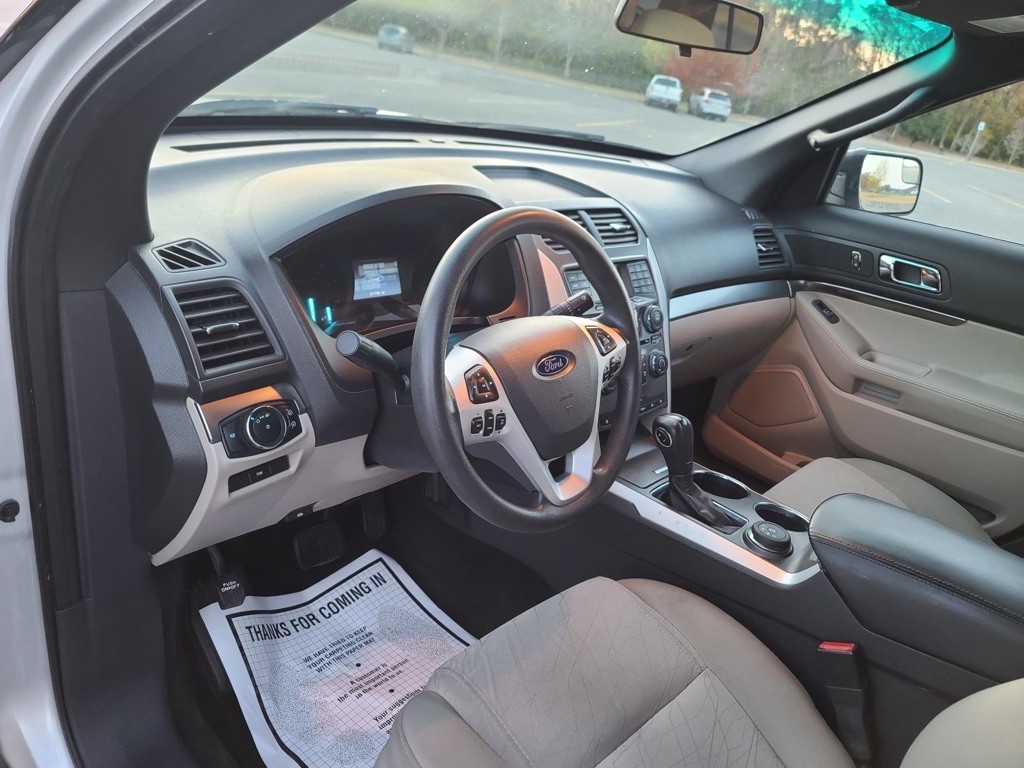 2012 Ford Explorer Image 8