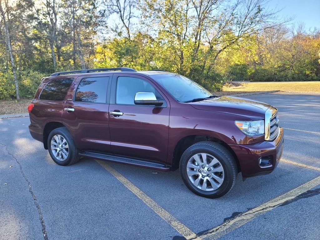 2010 Toyota Sequoia Image 2