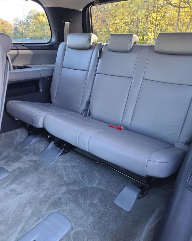 2010 Toyota Sequoia Image 8