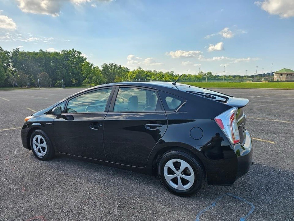 2014 Toyota Prius Image 3