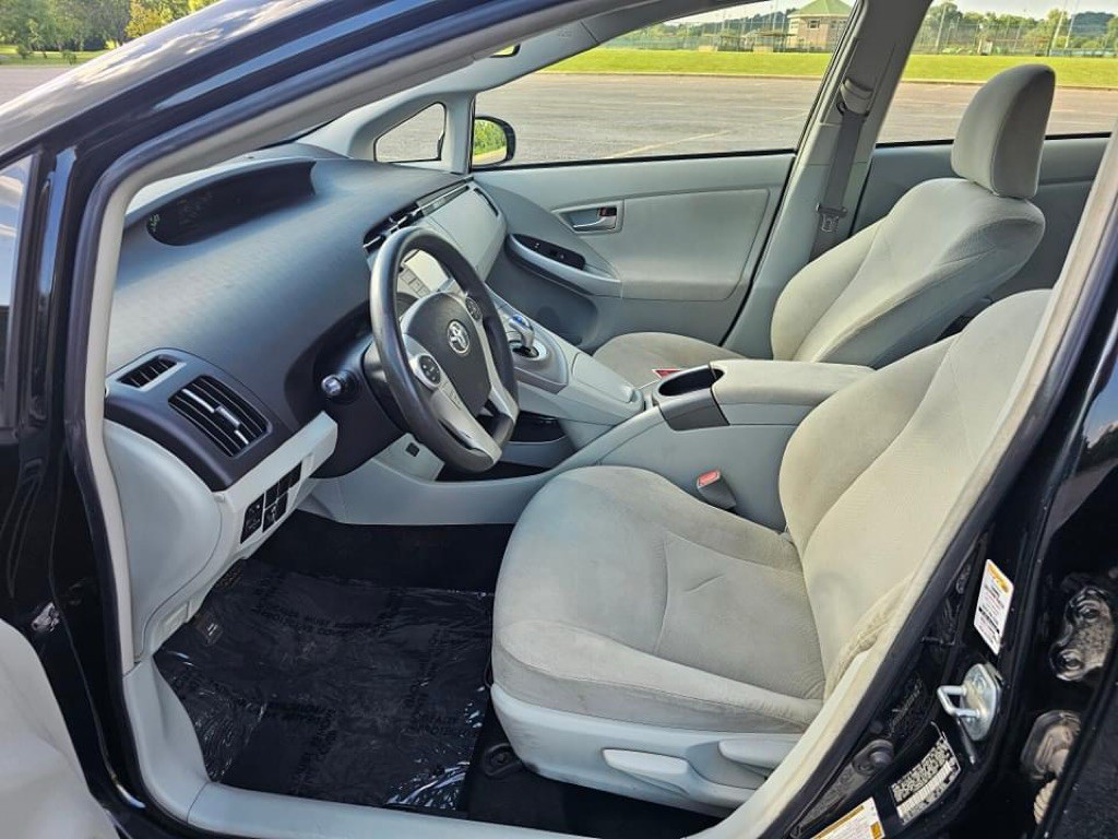 2014 Toyota Prius Image 5