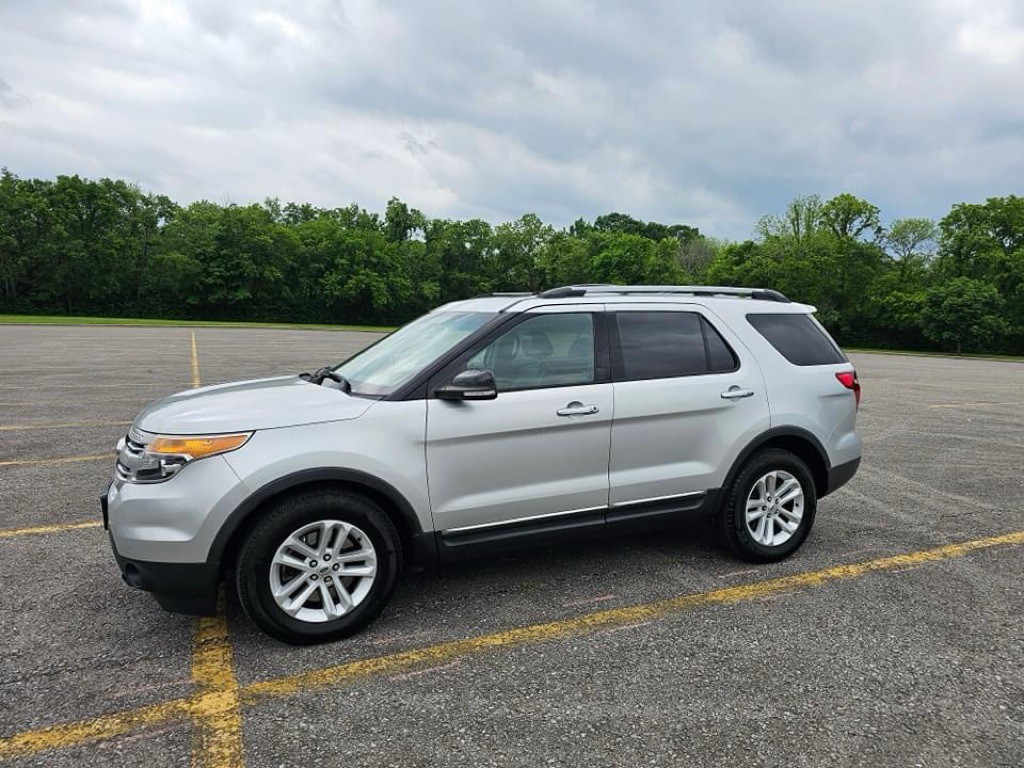 2013 Ford Explorer Image 1