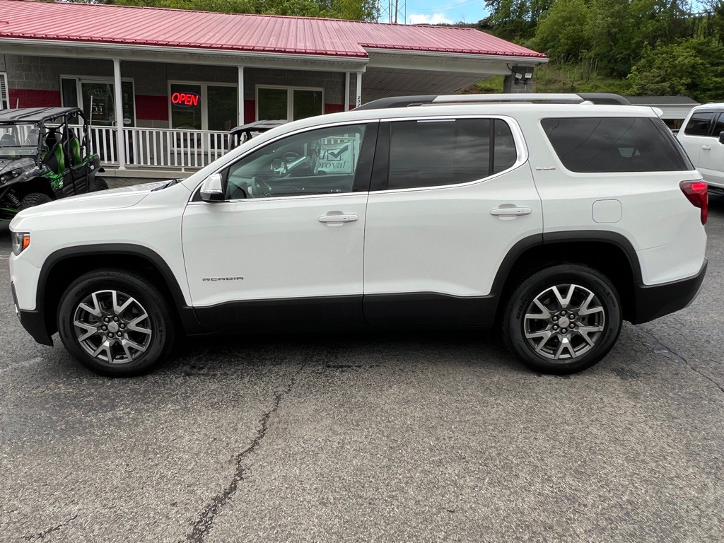 2022 GMC Acadia Image 3
