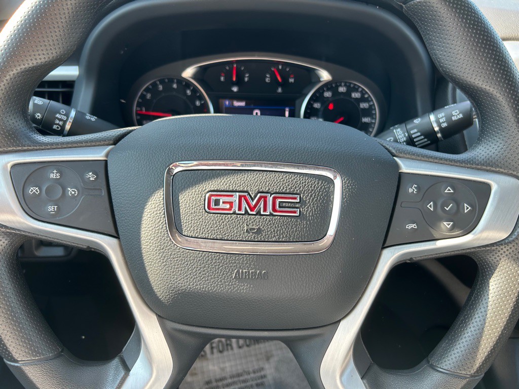 2022 GMC Acadia Image 8