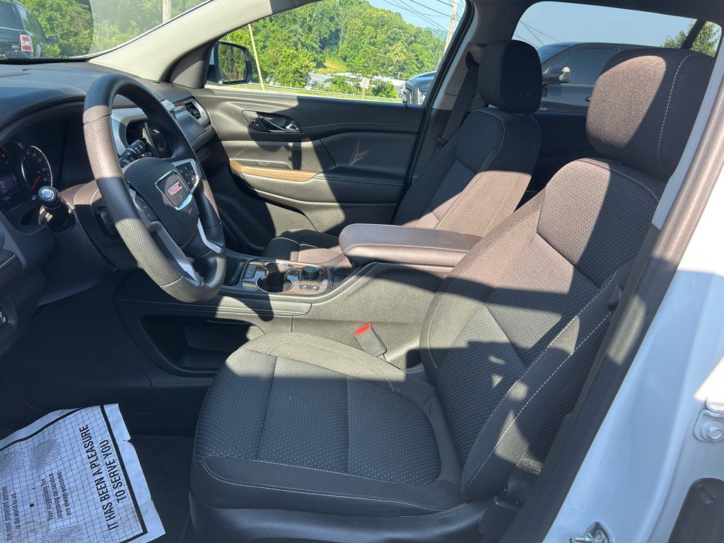 2022 GMC Acadia Image 14