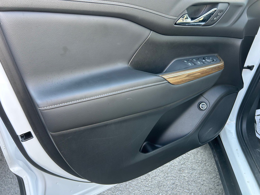 2022 GMC Acadia Image 15