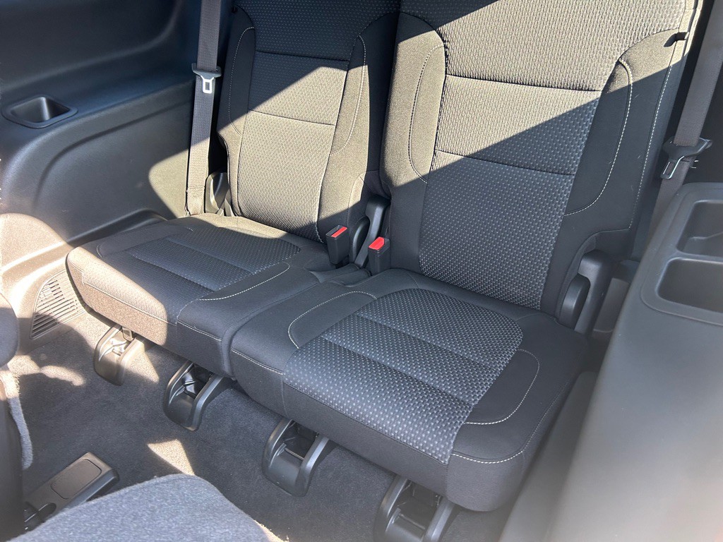 2022 GMC Acadia Image 18