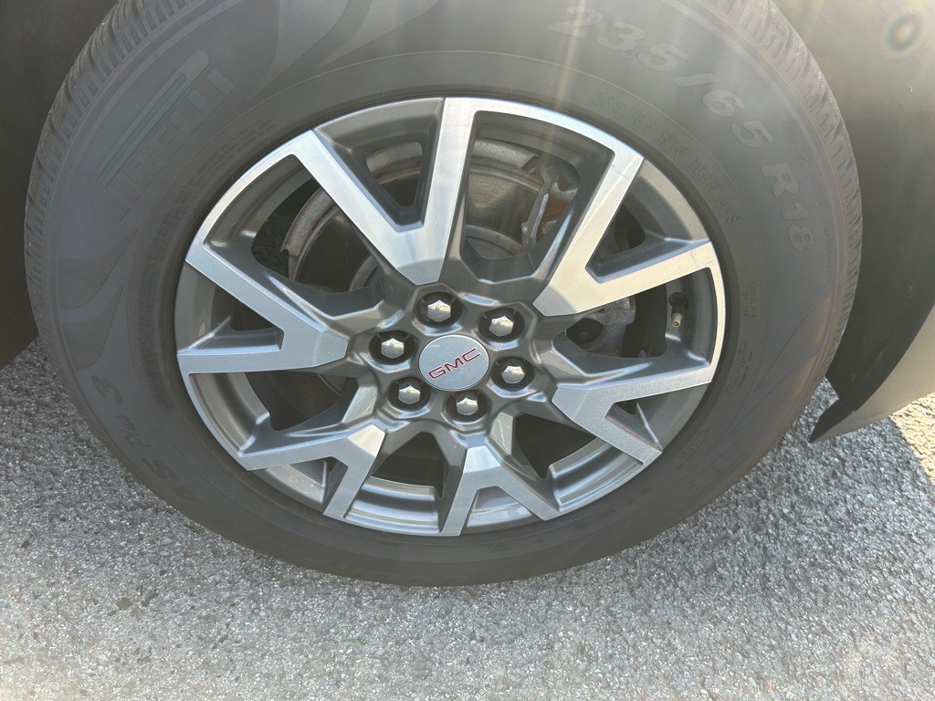 2022 GMC Acadia Image 26