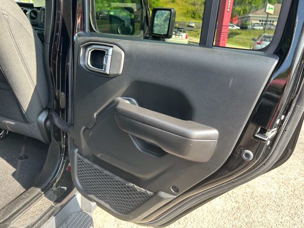 2021 Jeep Gladiator Image 10