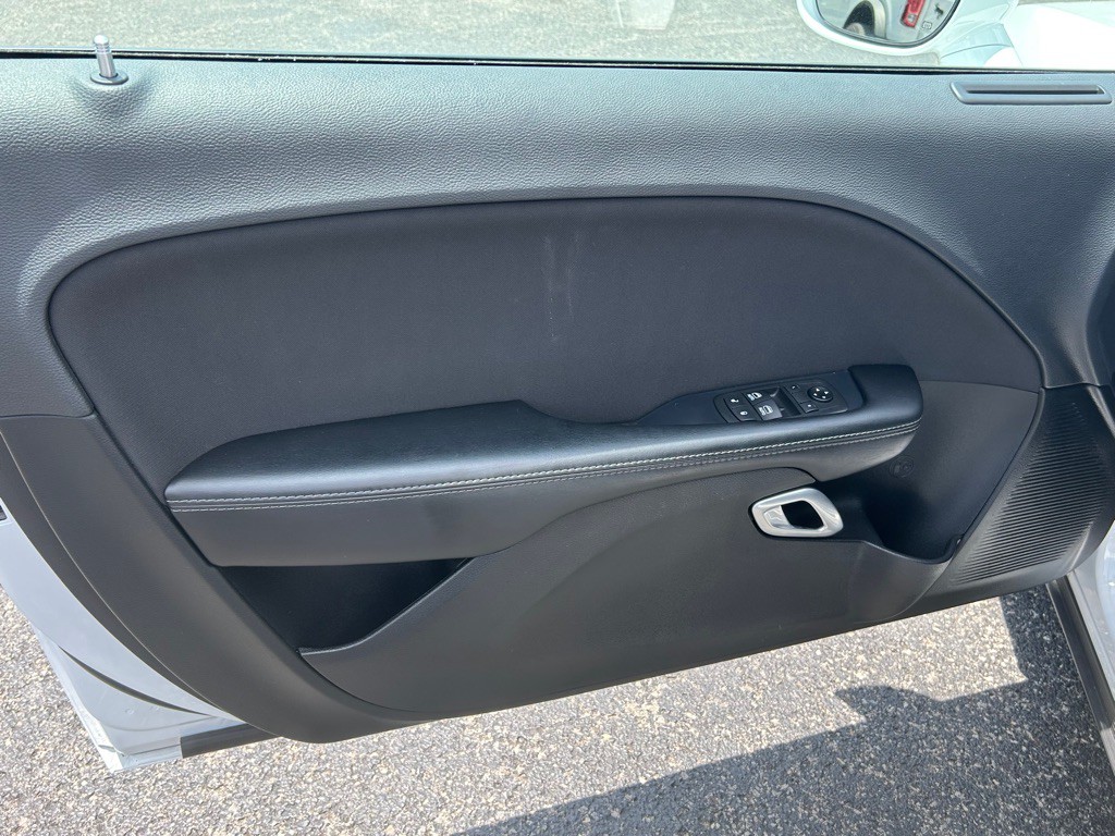 2021 Dodge Challenger Image 6