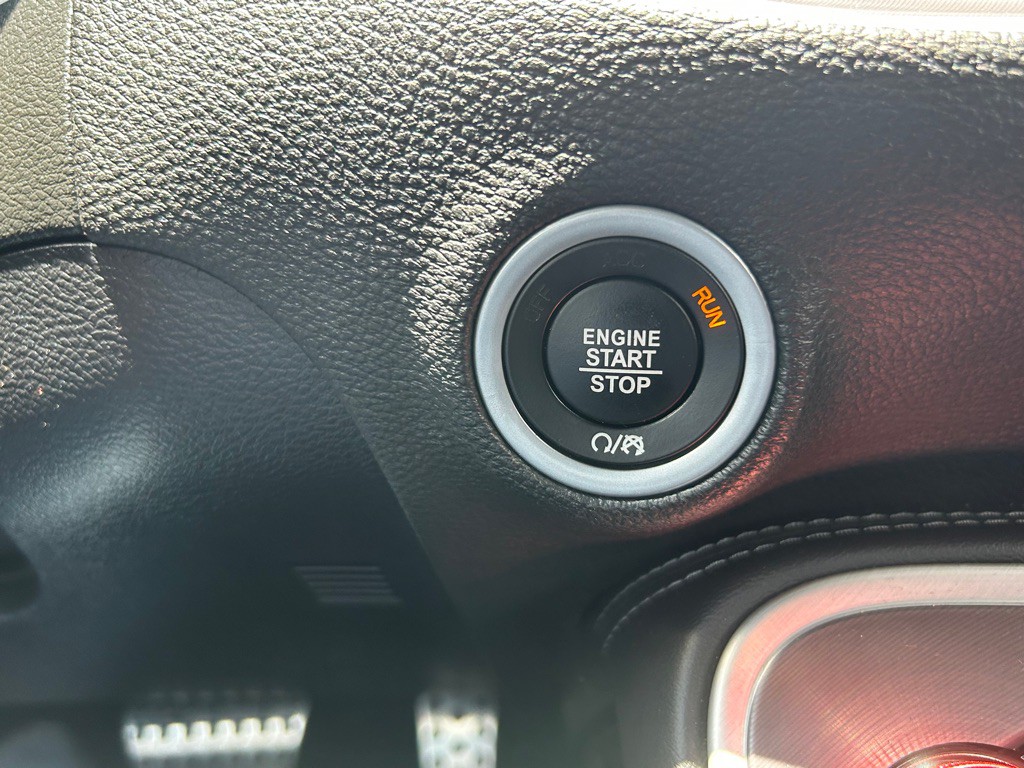 2021 Dodge Challenger Image 15