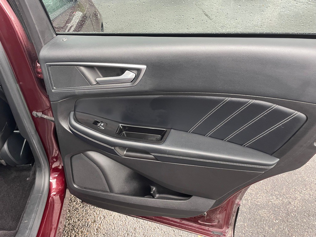 2017 Ford Edge Image 7