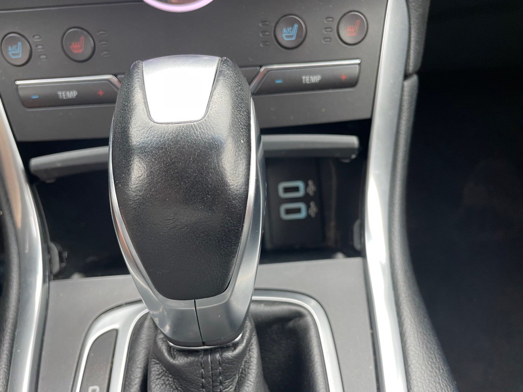 2017 Ford Edge Image 21