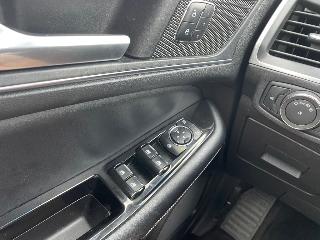 2017 Ford Edge Image 26