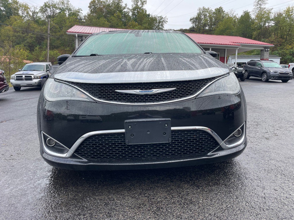 2018 Chrysler Pacifica Image 2