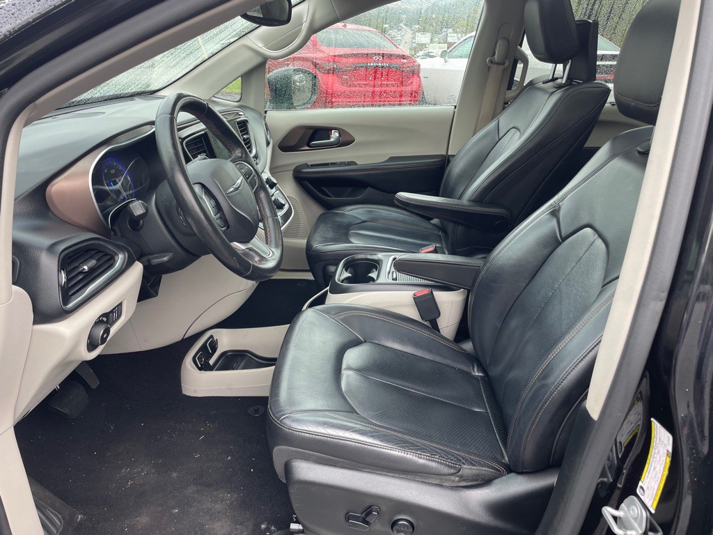2018 Chrysler Pacifica Image 5