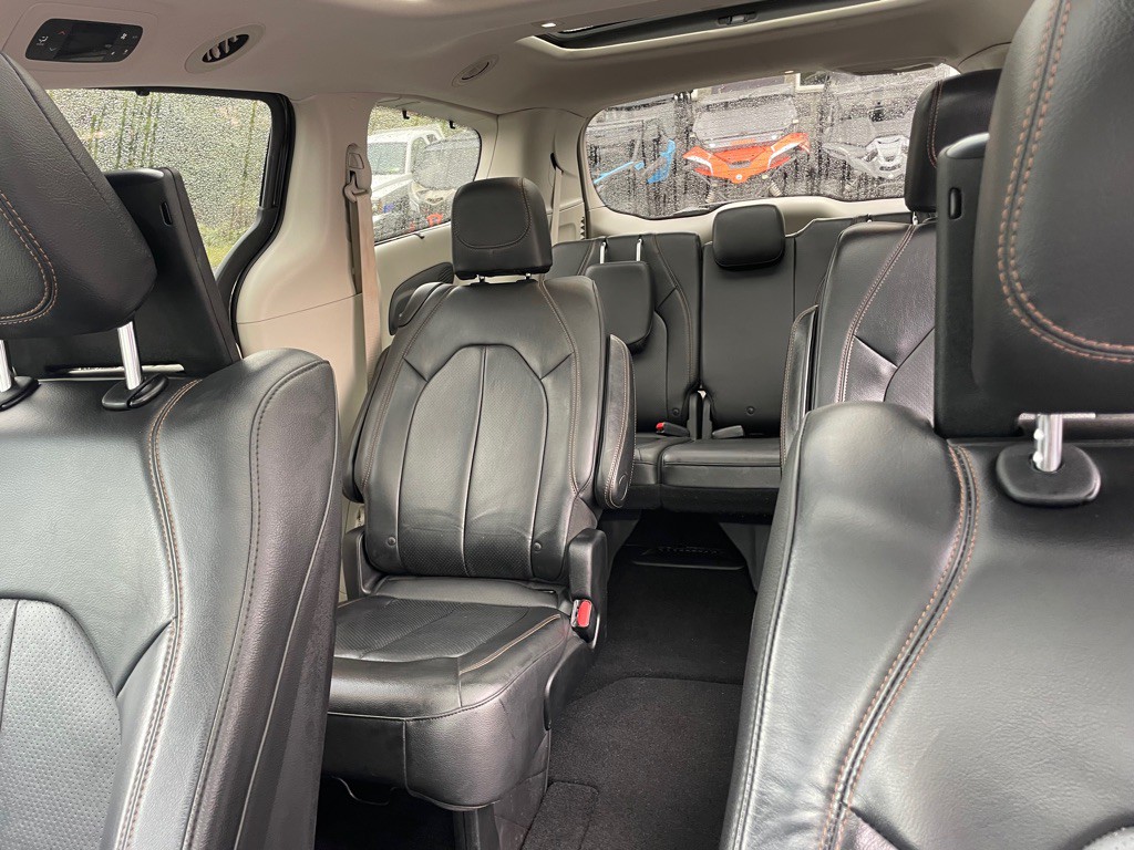 2018 Chrysler Pacifica Image 7