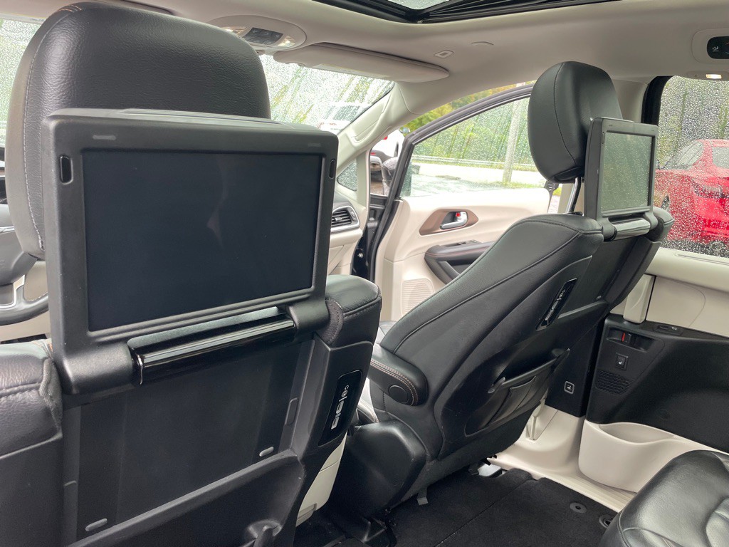 2018 Chrysler Pacifica Image 14