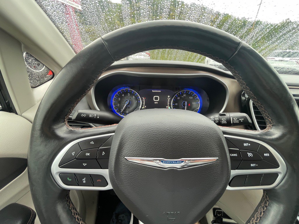 2018 Chrysler Pacifica Image 16