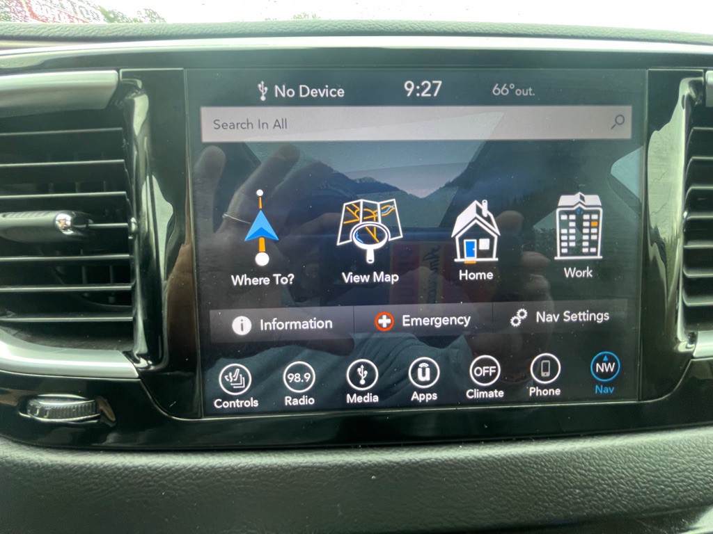 2018 Chrysler Pacifica Image 21