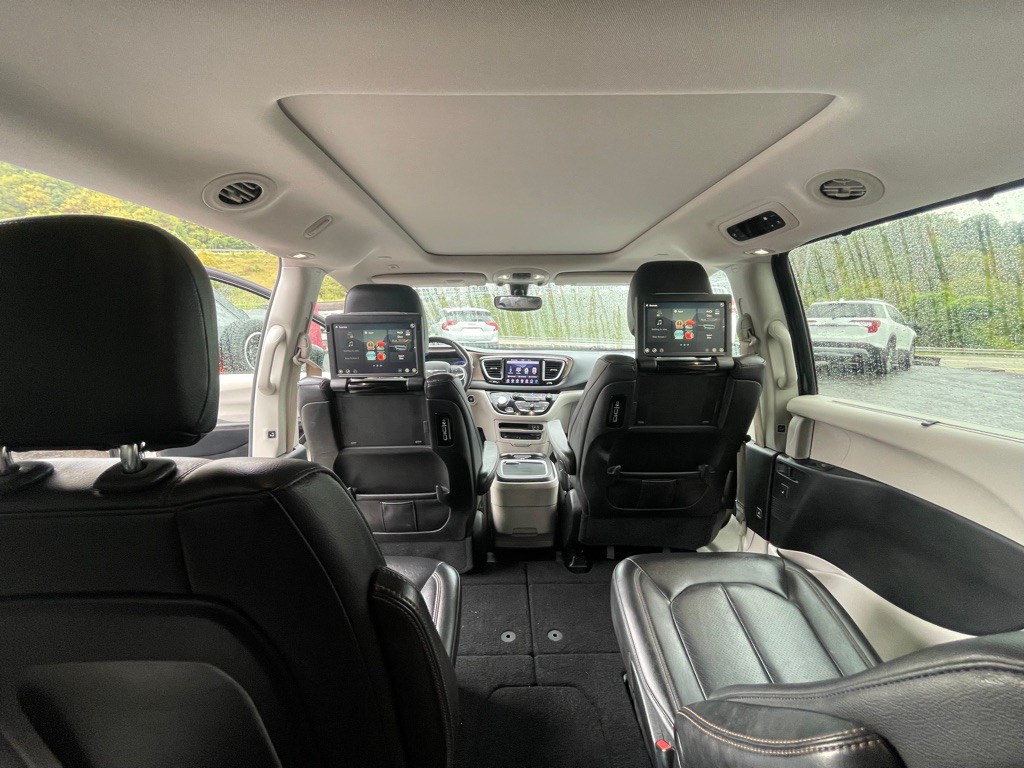 2018 Chrysler Pacifica Image 36