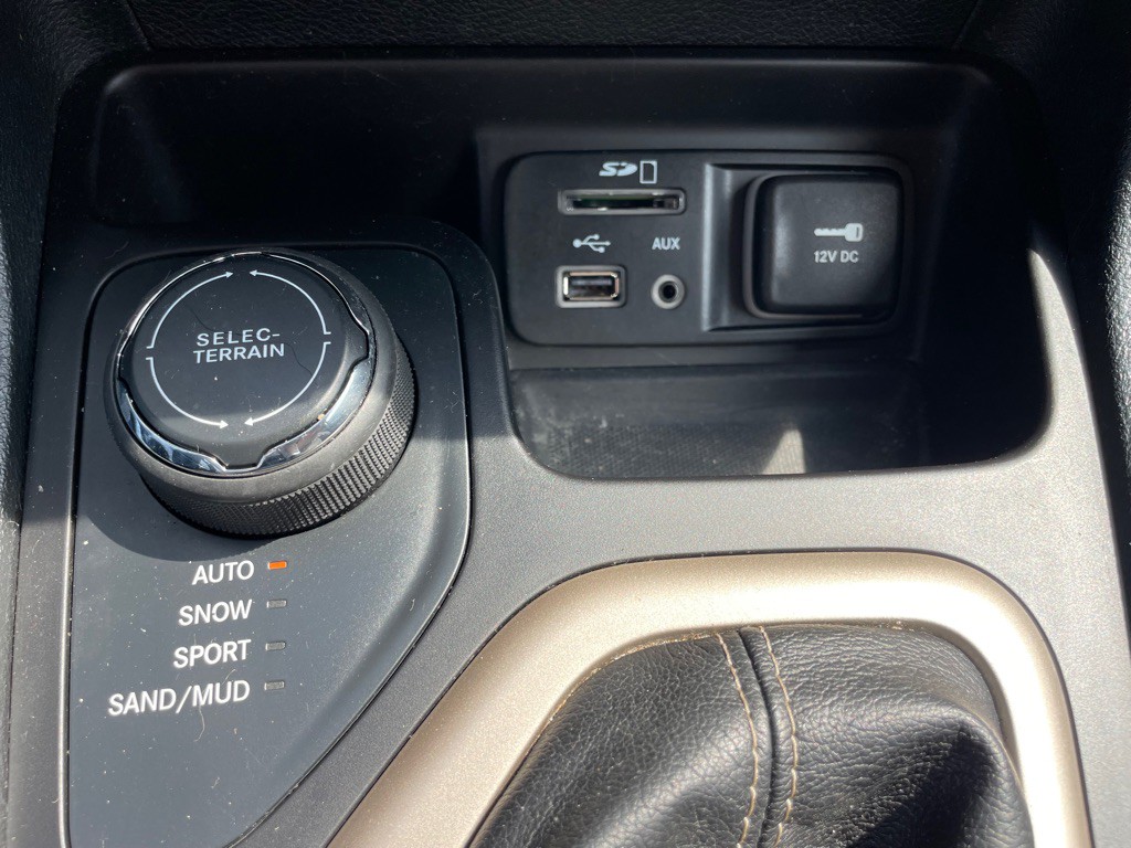 2016 Jeep Cherokee Image 20