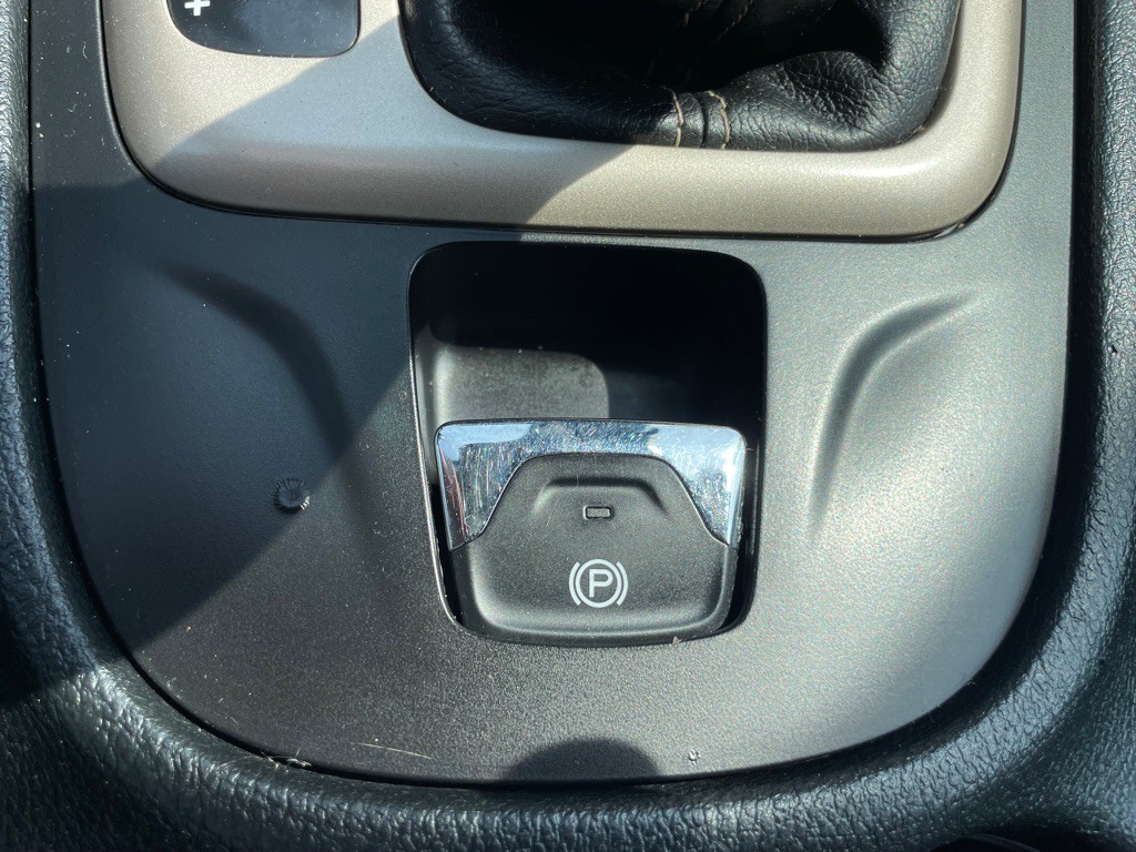 2016 Jeep Cherokee Image 21