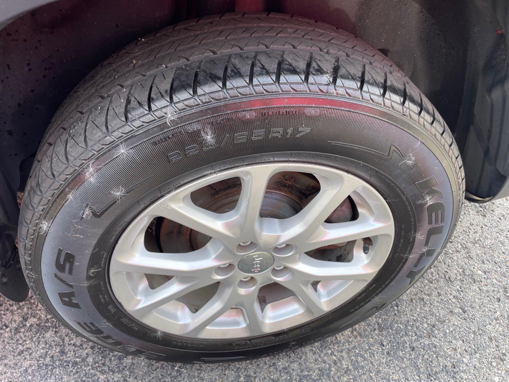 2016 Jeep Cherokee Image 27