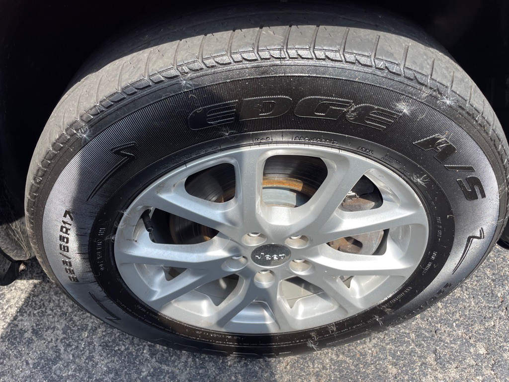 2016 Jeep Cherokee Image 29