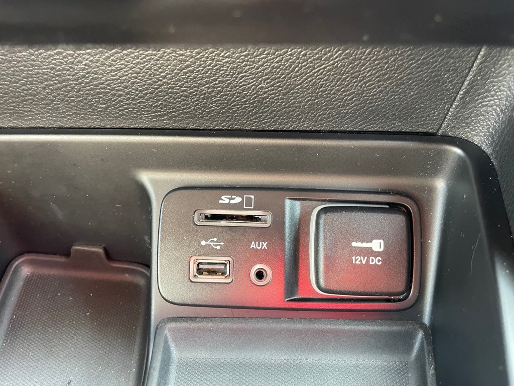 2017 Jeep Cherokee Image 19