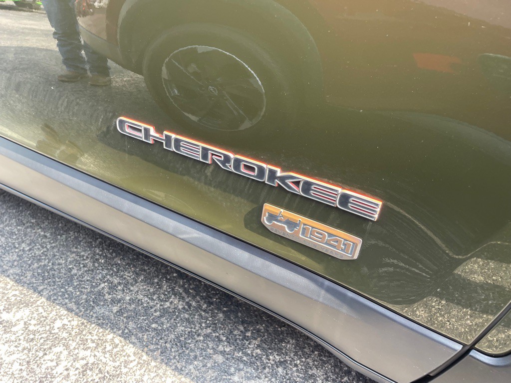 2017 Jeep Cherokee Image 27