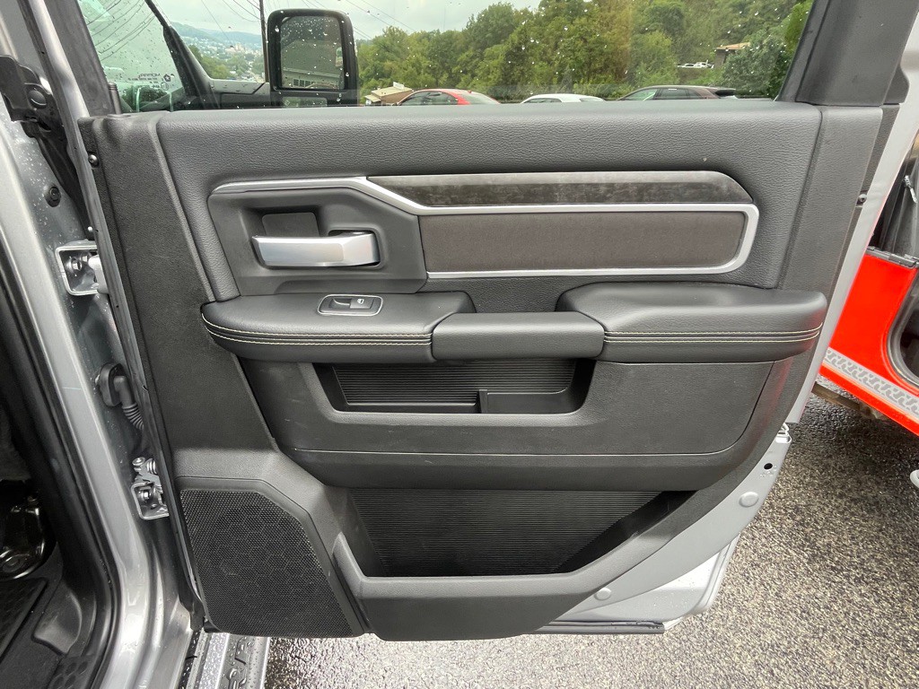 2024 RAM 2500 Image 11